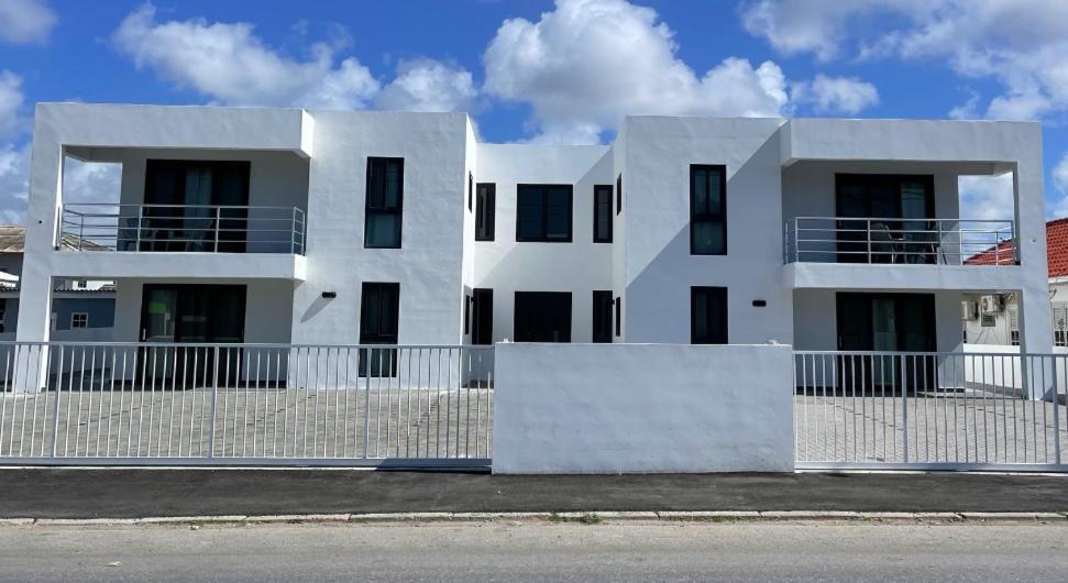 Whitehouse Boulevard, Close To Mambo Beach And City Centre Daire Willemstad Dış mekan fotoğraf